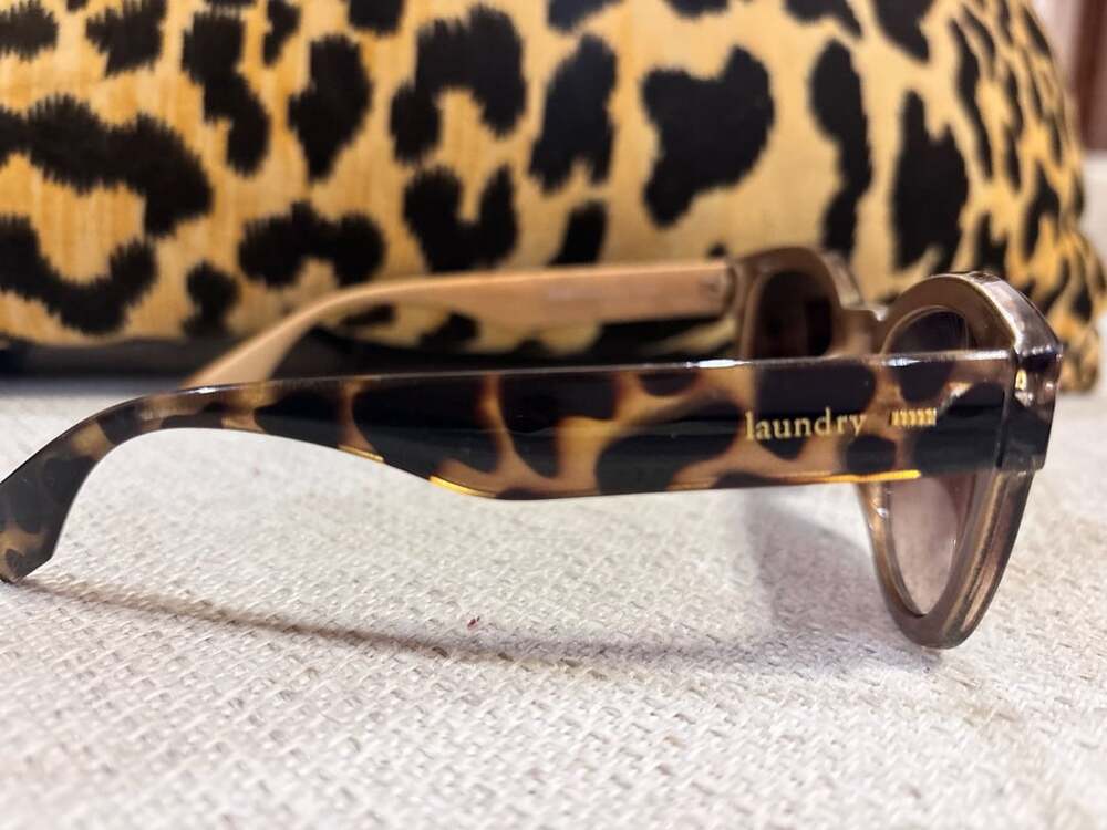 Laundry By Shelli Segal Tortoise Sunglasses - Picture 3 of 9